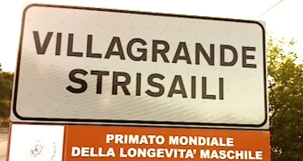 Longevità e identità in Sardegna. L'identificazione della \"Zona Blu\" dei centenari in Ogliastra