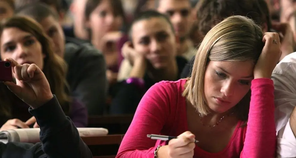 Università sarde, la metà degli iscritti sono fuori corso