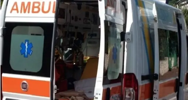 Sassari. Grave incidente stradale: auto travolge due fratellini di 3 e 9 anni