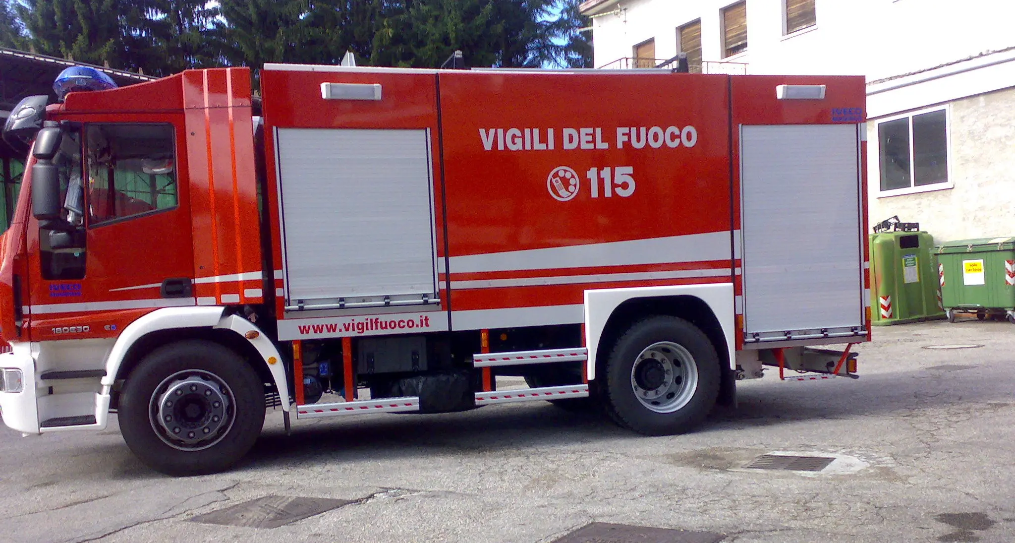 Sassari. Notte di fuoco nel centro commerciale di viale Porto Torres