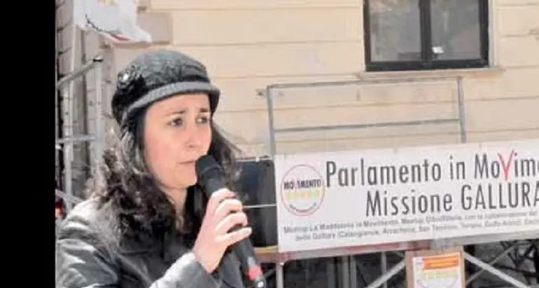 La deputata grillina Corda: \"Se le mie parole hanno soltanto minimamente offeso i familiari delle vittime di Nassiriya, chiedo scusa\"