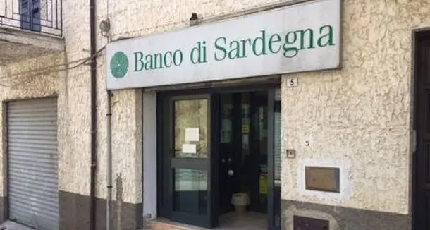 Chiusura degli sportelli del Banco di Sardegna. Il Sindaco di Baunei Salvatore Corrias: “Chiudono nella Sardegna che vuole vivere, non sopravvivere”