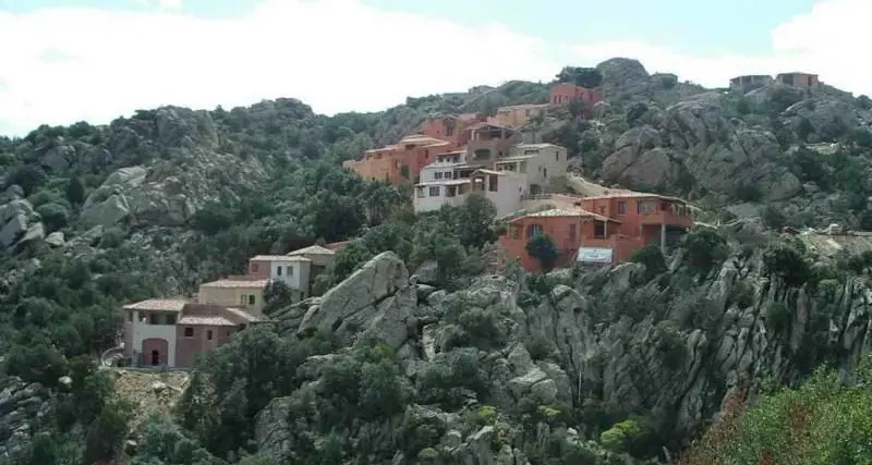 Arzachena. Rapina in villa, anziani proprietari chiusi in un bagno