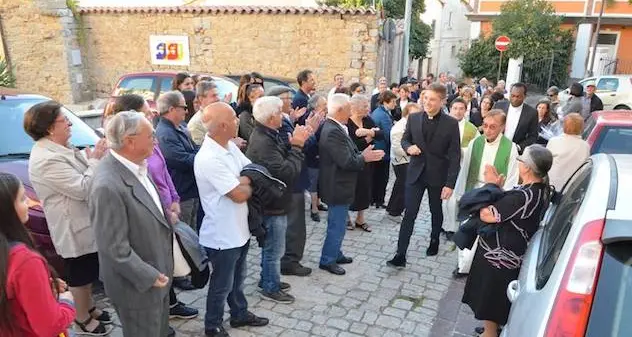 Grande accoglienza per don Patrizio, nuovo parroco di Sorgono