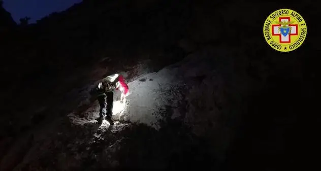 Coppia in difficoltà sulle falesie di Cala Gonone: intervento del Soccorso Alpino e Speleologico della Sardegna