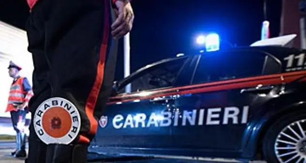 Banditi legano e imbavagliano custode, ma il colpo fallisce per l'arrivo dei Carabinieri