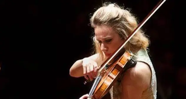 Alla violinista Anna Tifu il Premio AIDDA 2017