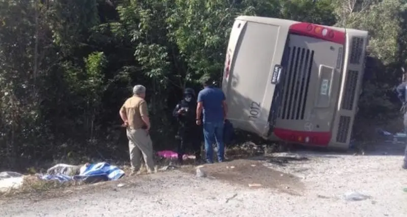 Postale cappottat in Messico: 12 mortos