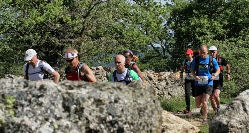 Sardinia Trail: L'italiano Fulvio Dapit e la francese Stephanie Jimenez guidano la classifica generale al termine della seconda tappa