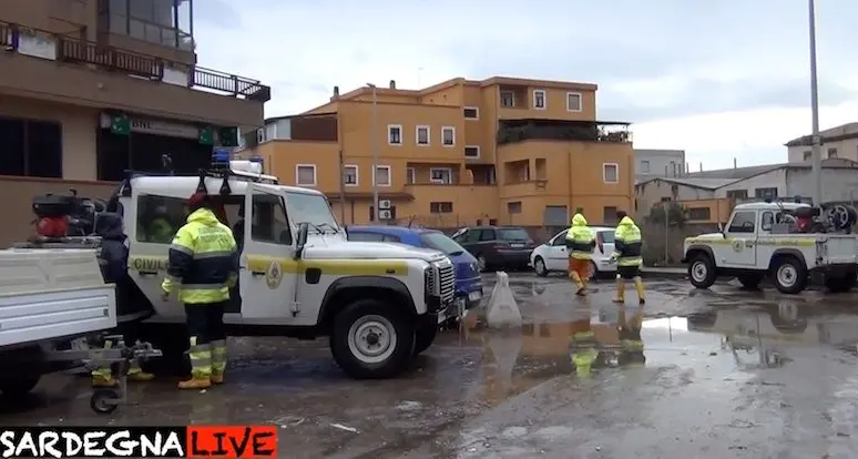 Protezione civile al lavoro per garantire il mangime alle aziende zootecniche