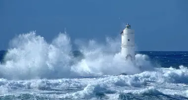 Il maestrale dà tregua alla Sardegna, ma rimane l'allerta