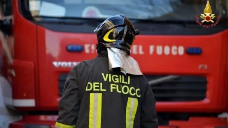 Bomba carta esplode in un condominio a Sassari, nessun ferito