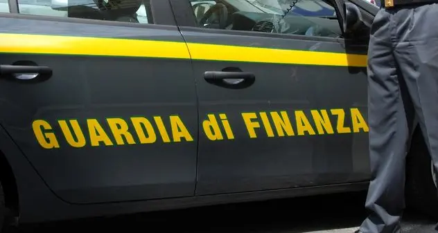 Sottratti al fisco oltre 2 milioni di euro: nei guai un'azienda tessile