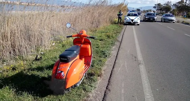 Cade dalla moto in via Lungosaline: 47enne finisce in ospedale