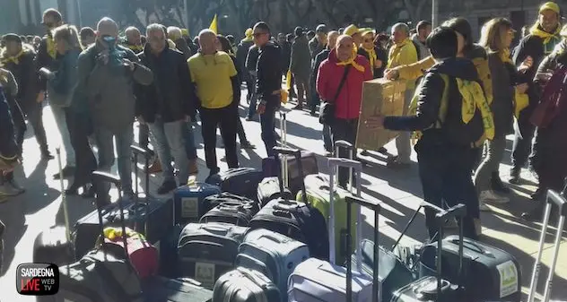 Coldiretti, i giovani agricoltori scendono in piazza con la valigia: \"Vogliamo essere ascoltati\"