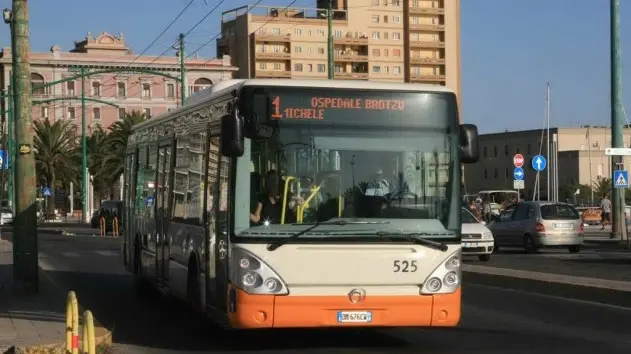 Presentati a Cagliari 45 nuovi bus elettrici per il CTM