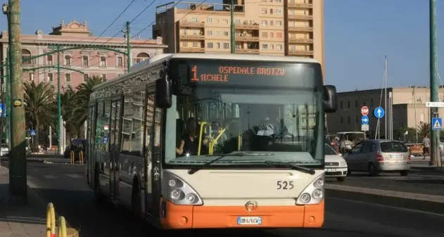 Presentati a Cagliari 45 nuovi bus elettrici per il CTM