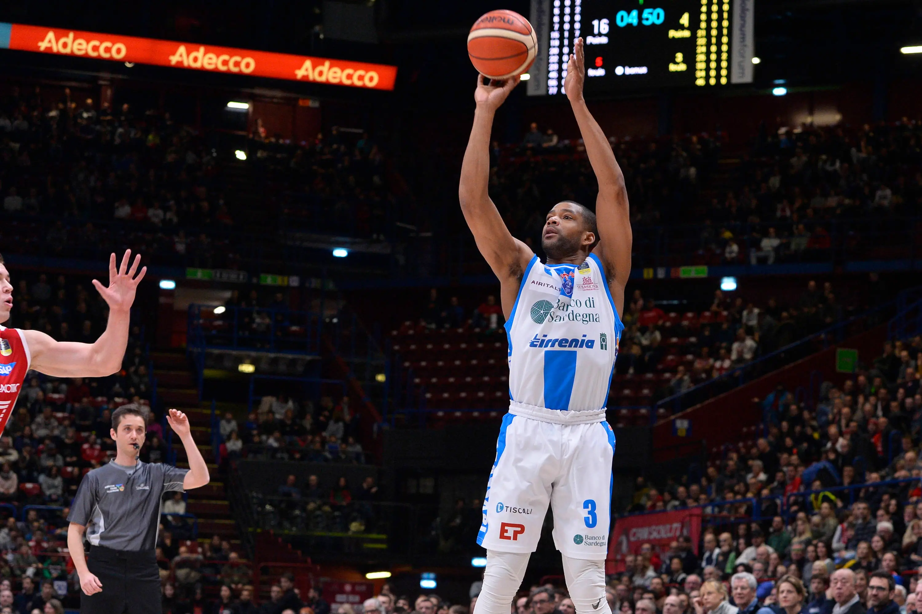 MILANO 04 MARZO 2018\\rOlimpia EA7 Emportio Armani Milano - Banco di Sardegna Dinamo Sassari\\rLegabasket Serie A LBA PosteMobile 2017/2018\\rNELLA FOTO Joshua Bostic\\rFOTO CIAMILLO - Luigi Canu