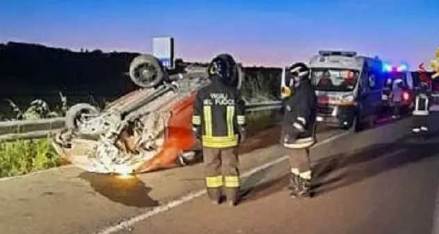 Auto fuori strada tra Baradili e Sini: due giovani in gravi condizioni