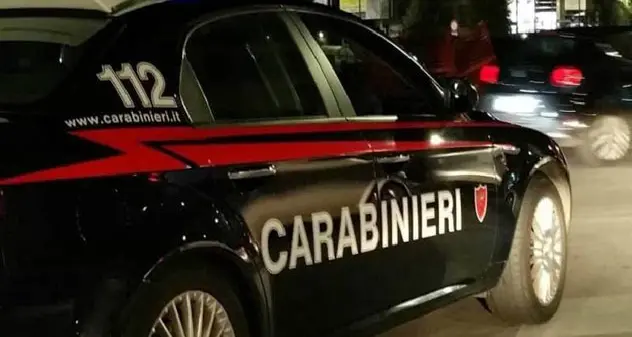 Attentato incendiario ad un’avvocata, fiamme alla porta di ingresso del suo studio