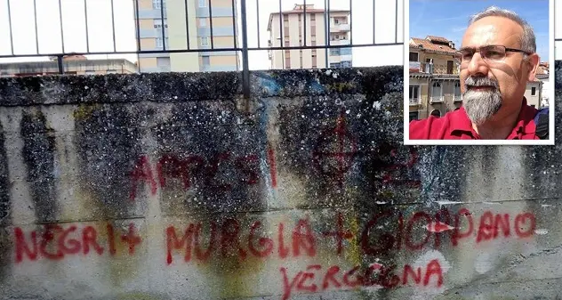 Scritte razziste contro i migranti e minacce al sindaco e a un consigliere