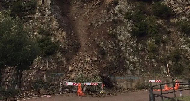 Maltempo, frana costone roccioso a Desulo