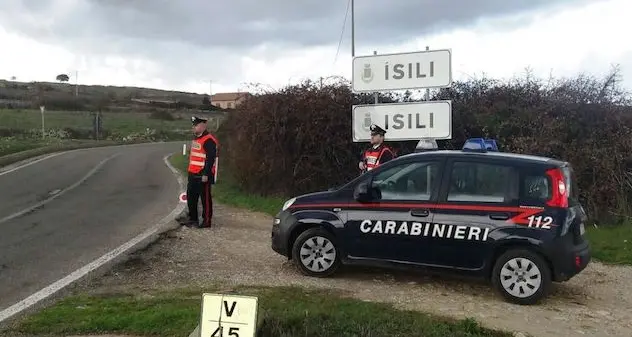 Versa sul proprio conto un assegno rubato: denunciato
