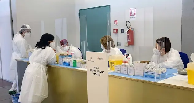 Vaccini: nuovo record di somministrazioni in Sardegna