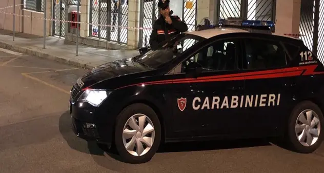 Rapina ‘lampo’ in un kebab: ladro solitario ruba cento euro di incasso