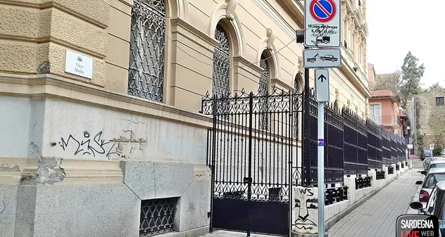Poste Italiane, in vico Malta sparisce la 'latrina a cielo aperto'