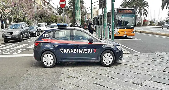 Rissa tra extracomunitari in pieno centro, ferita una donna