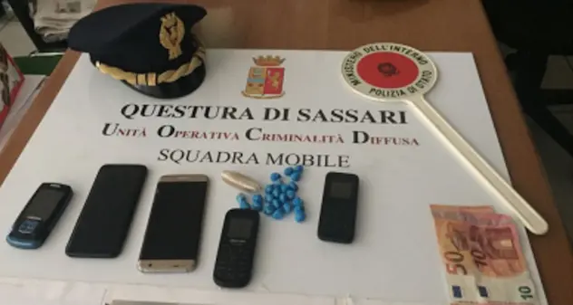 Droga nel centro di accoglienza migranti: arrestato 22enne