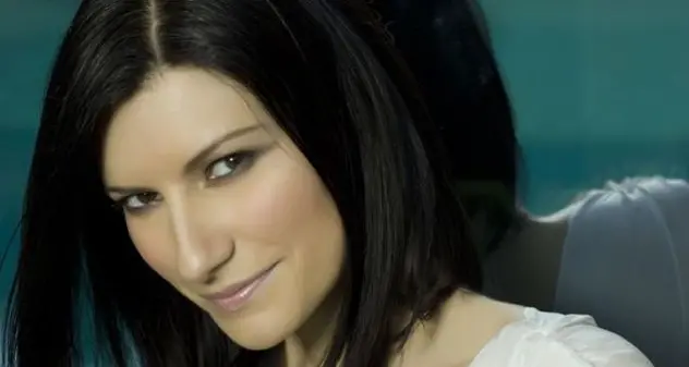 Non ci sarà nessun concerto di Laura Pausini in Sardegna, la cantante chiarisce: \"Purtroppo non posso venire\"