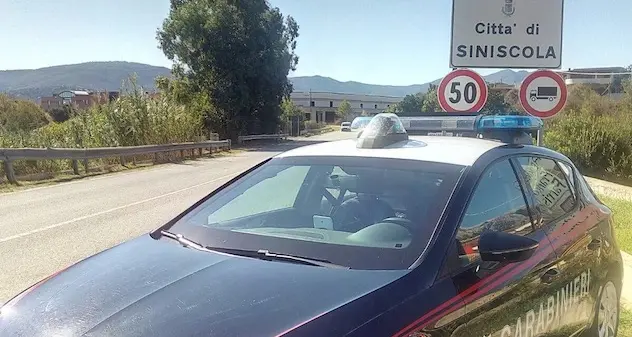 Controlli sulle strade della Baronia: patenti ritirate, denunce e sequestro di oggetti atti ad offendere