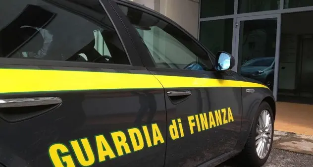 Evasione fiscale per oltre 400.000 euro: nei guai imprenditore