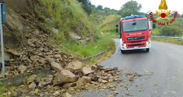 Maltempo, frane sulla Sp 74: in corso le operazioni di messa in sicurezza