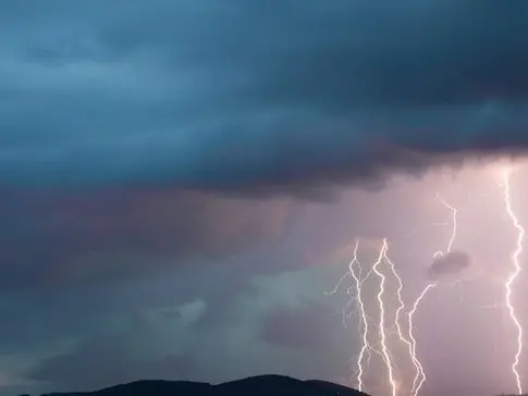 Settimana di temporali e vento in Sardegna: scatta l'allerta, ecco dove