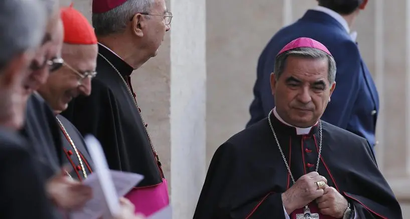 Monsignor Becciu sarà cardinale: l'annuncio di Papa Francesco