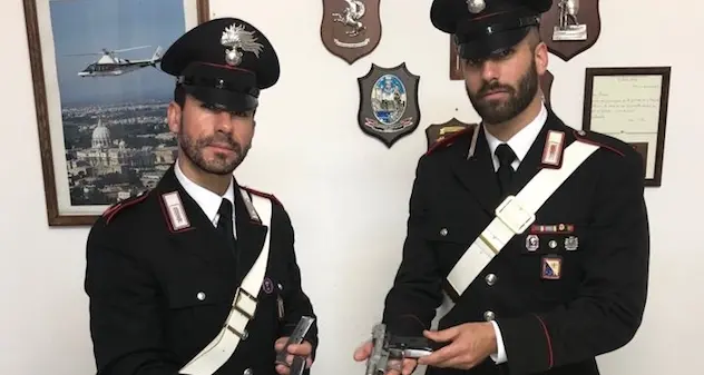 Accusato di detenzione illegale di munizioni e fabbricazioni di armi: arrestato 45enne