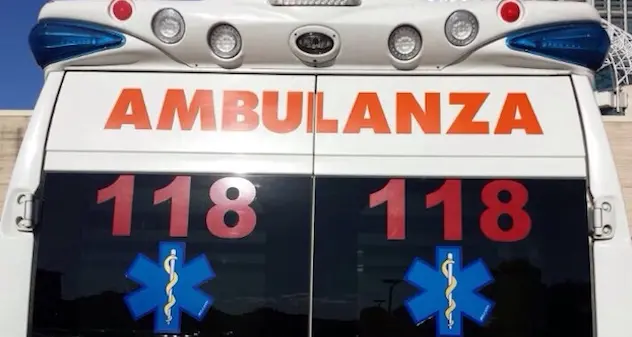 Finisce in una scarpata con l'auto: muore un 36enne