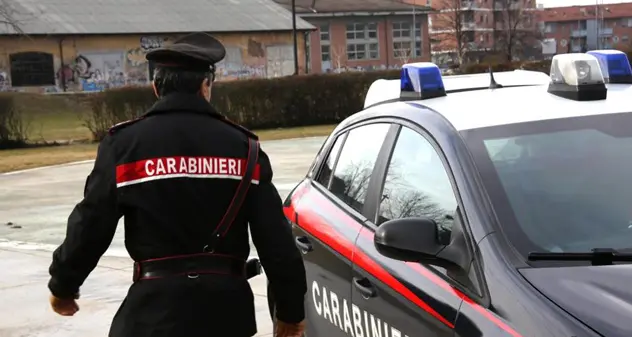 Ruba un’auto e compie il ‘colpo’ in un bar: denunciato un 39enne