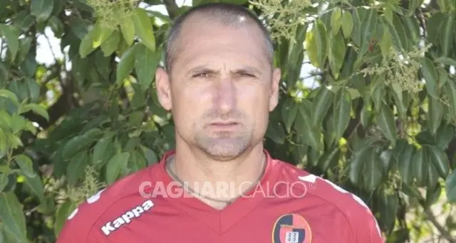Sarà Gianluca Festa il prossimo allenatore del Cagliari? Secondo la Gazzetta dello Sport Cellino avrebbe già licenziato la coppia Pulga-Lopez