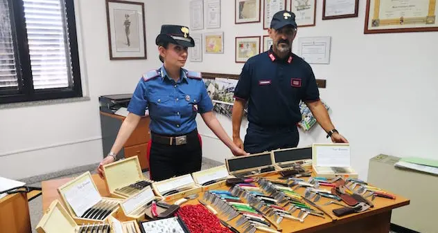 Furti nei negozi: nei guai due operai