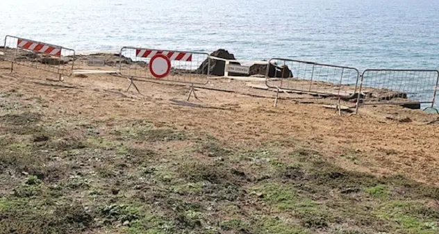 Rischio crolli: interdetta la spiaggia di San Giovanni di Sinis