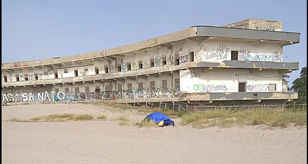 Campeggiatori abusivi in spiaggia, al Poetto fioccano pesanti multe