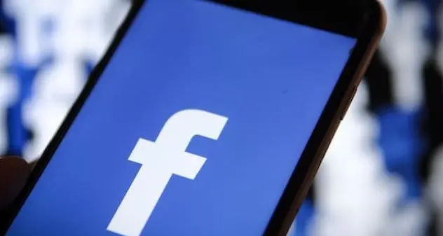 Diffama su Facebook due sorelle cagliaritane: condannata a pagare 30 mila euro