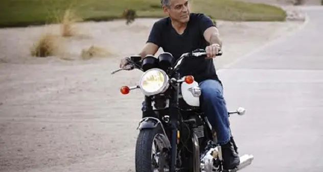 George Clooney coinvolto in un incidente stradale in Gallura