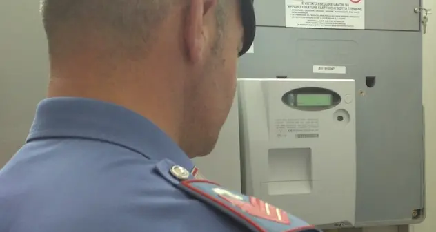 Furto di energia elettrica: 55enne denunciato dai Carabinieri