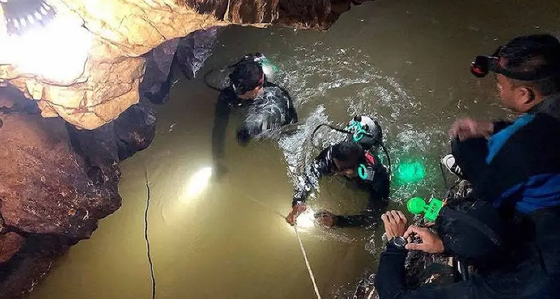 Thailandia, dimessi i ragazzi recuperati dalla grotta: \"Siamo vivi per miracolo\"