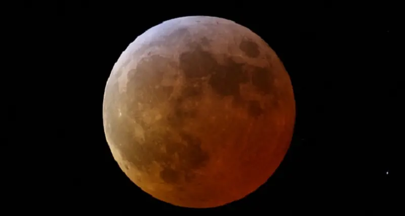 “La notte della Luna Rossa e del Pianeta Rosso”: venerdì 27 luglio appuntamento al colle di Sant’Anatolia